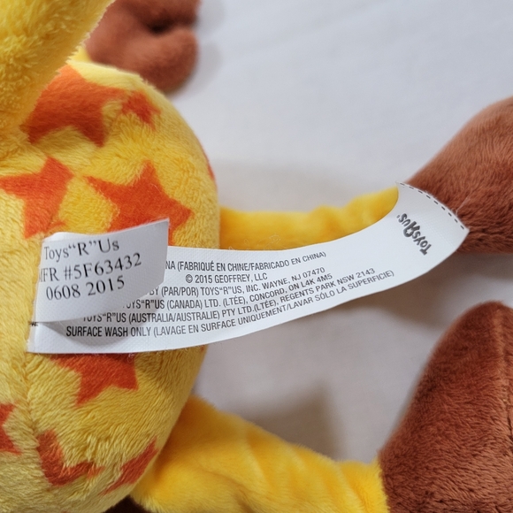 Toys 'R Us Birthday Geoffrey the Giraffe Exclusive Plush 2015 - Picture 5 of 7